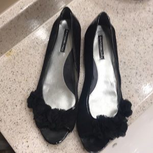 ⚡️FINAL PRICE⚡️ Bandolino velvet-like flower shoes